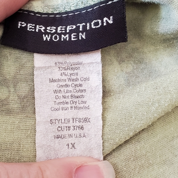 Boho Flutter Sleeve Floral Top Green/Brick Red 1X - Picture 3 of 4